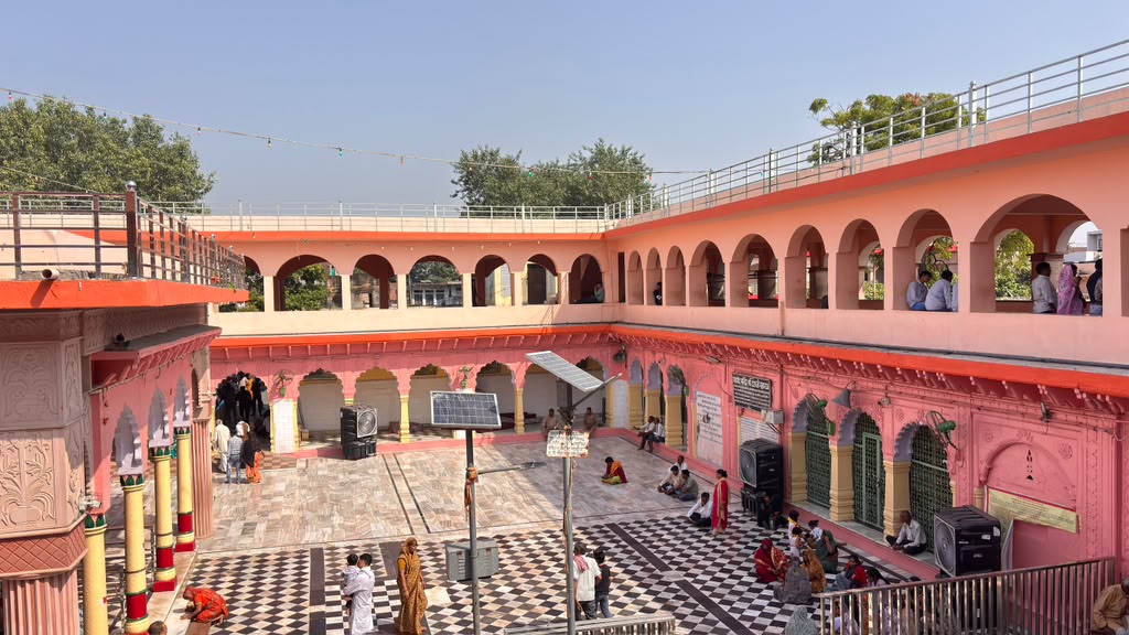 दाऊजी मंदिर परिसर 14