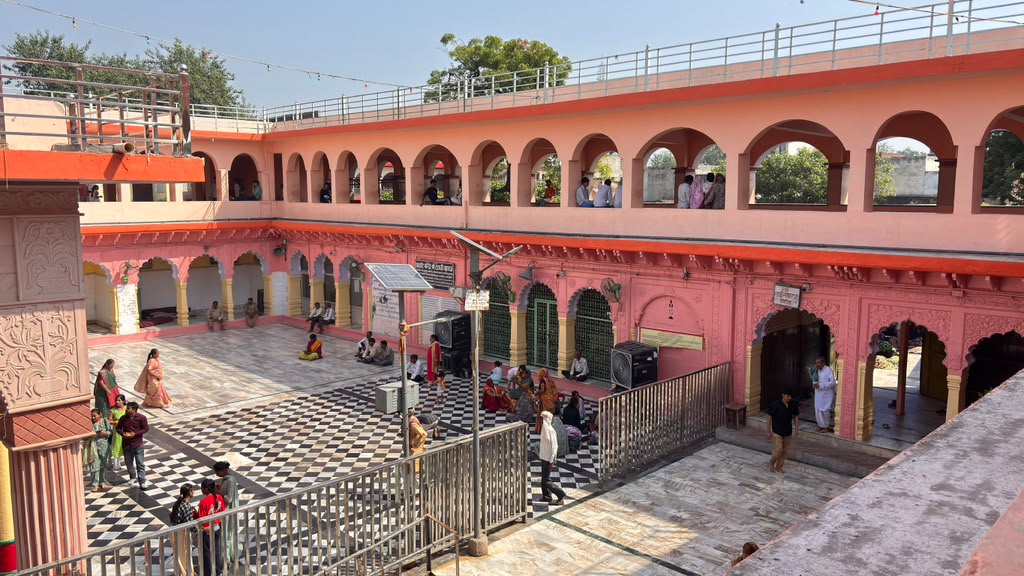 दाऊजी मंदिर परिसर 15