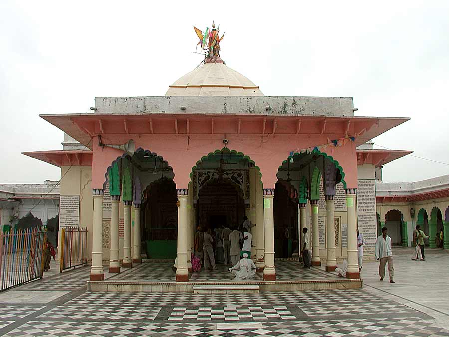 दाऊजी मंदिर परिसर 4